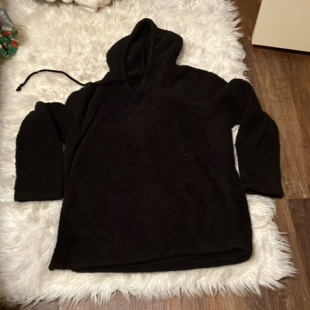 Black pullover teddy hoodie - Picture 2 of 3